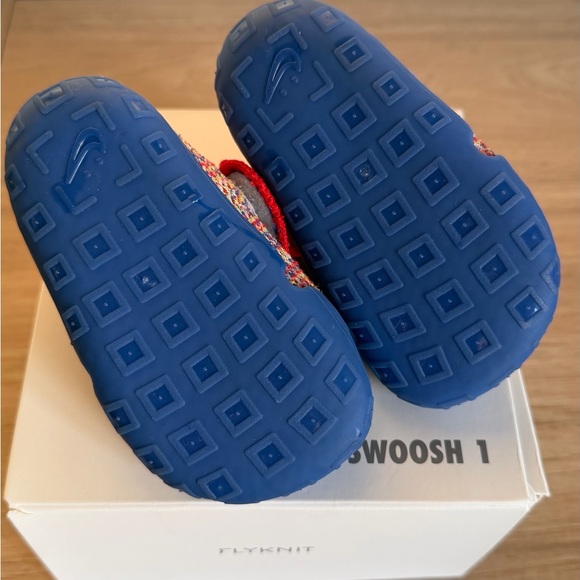 Nike swoosh 1 - Picture 3 of 4